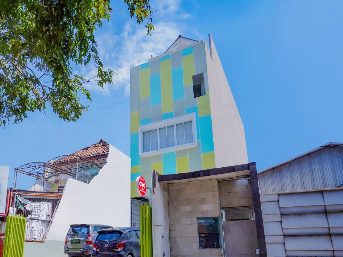 Super Oyo Capital O 90336 Olive Guest House Surabaya Eksteriør billede