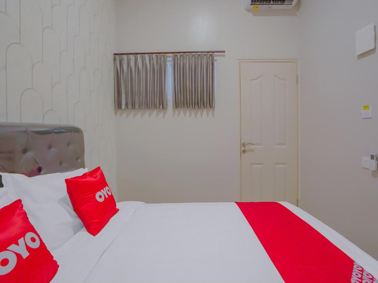 Super Oyo Capital O 90336 Olive Guest House Surabaya Eksteriør billede