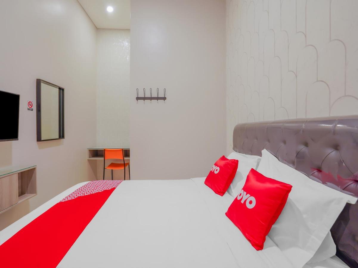 Super Oyo Capital O 90336 Olive Guest House Surabaya Eksteriør billede